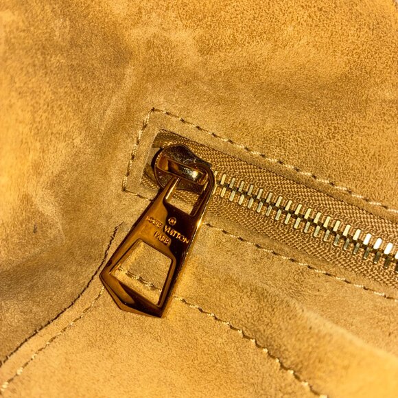 ADDITIONAL PHOTOS ONLY*******Louis Vuitton CarryAll PM in Mahina - Picture 12 of 12